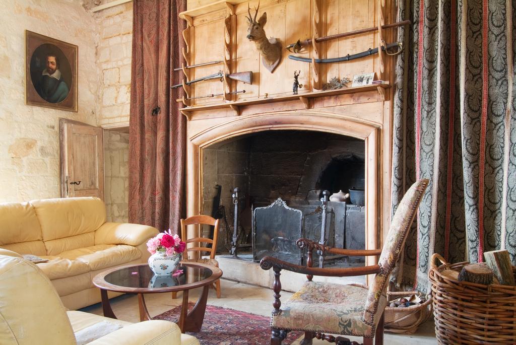 Bed and Breakfast Château de la Roche Martel à Roiffé Extérieur photo