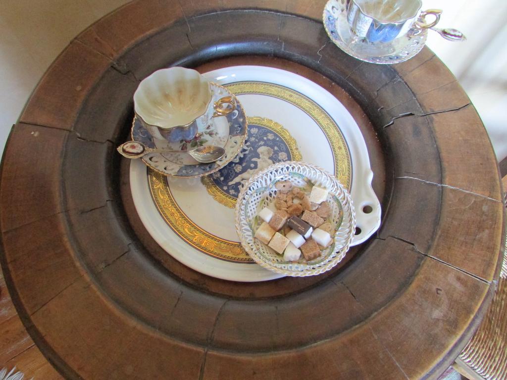 Bed and Breakfast Château de la Roche Martel à Roiffé Chambre photo
